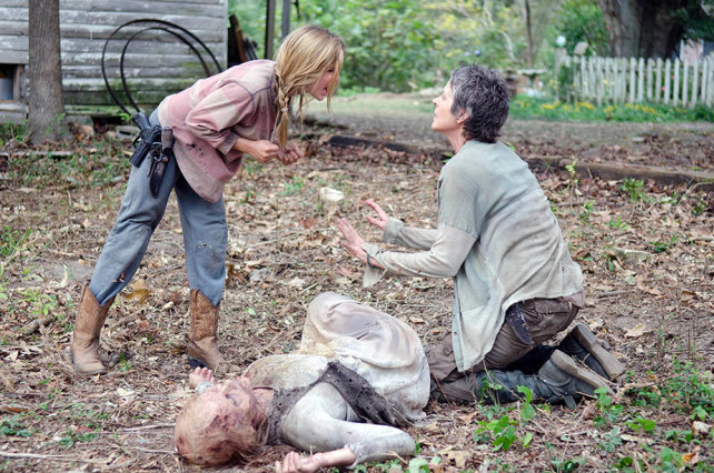 the walking dead - lizzie and carol